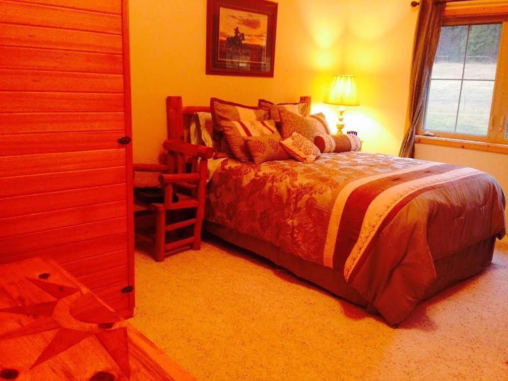 Gaynor Ranch Bed & Breakfast Polson Phòng bức ảnh
